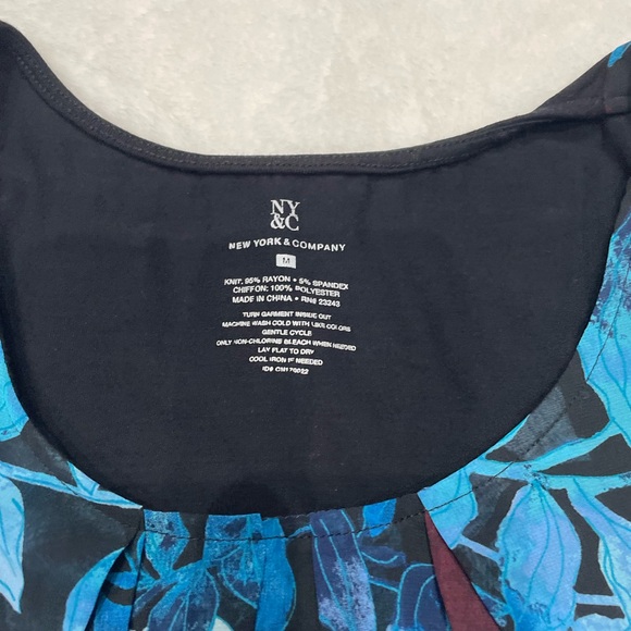 New York & Co Blue Floral Shift Tank - Picture 2 of 3